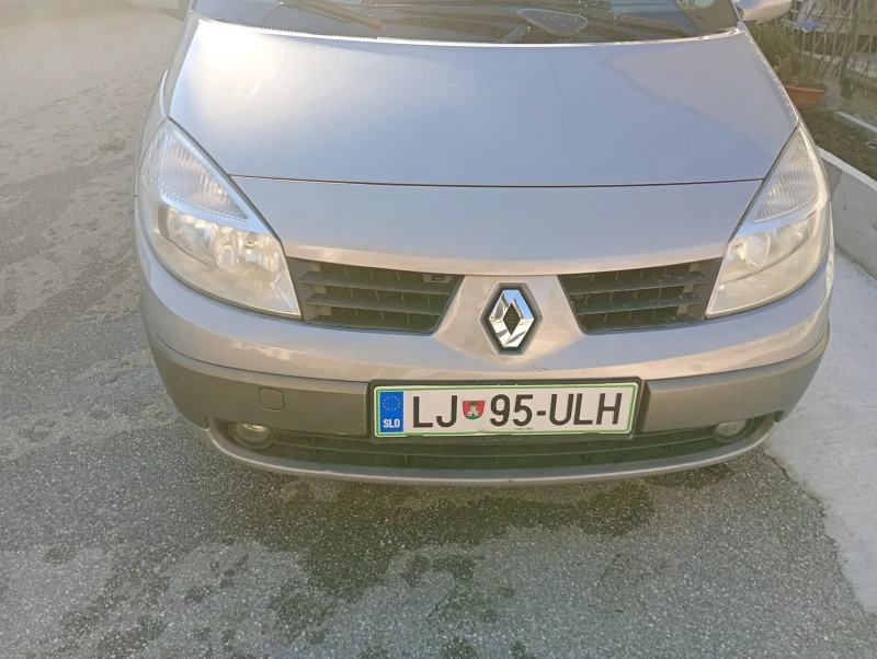 Renault Scenic, снимка 6 - Автомобили и джипове - 48223783