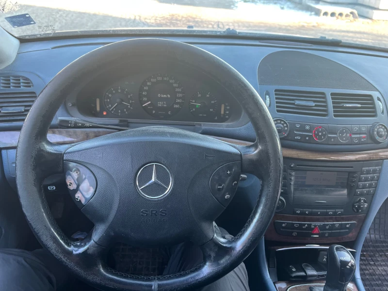 Mercedes-Benz E 220 CDI, снимка 8 - Автомобили и джипове - 48598311