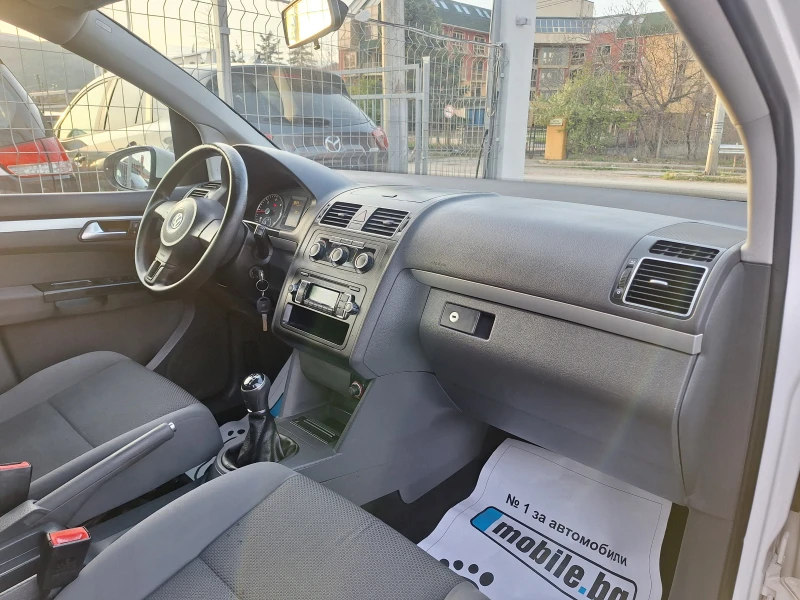 VW Touran 1.6 TDI , снимка 16 - Автомобили и джипове - 49598446