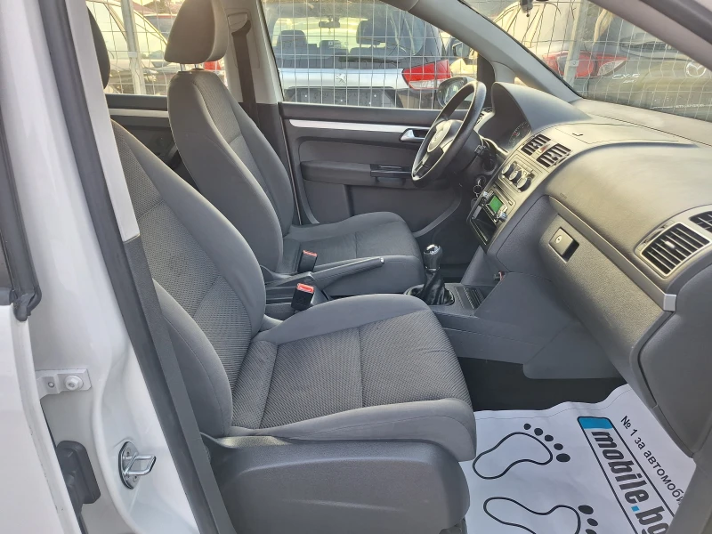 VW Touran 1.6 TDI , снимка 15 - Автомобили и джипове - 49598446