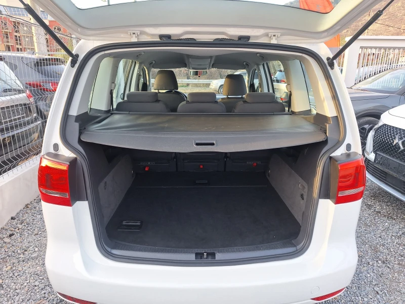 VW Touran 1.6 TDI , снимка 9 - Автомобили и джипове - 49598446