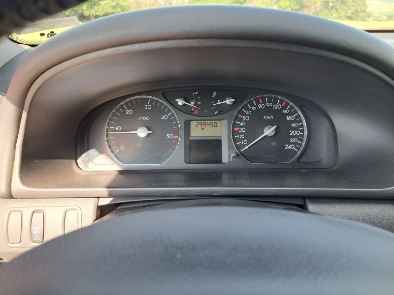 Renault Laguna, снимка 10 - Автомобили и джипове - 52355494