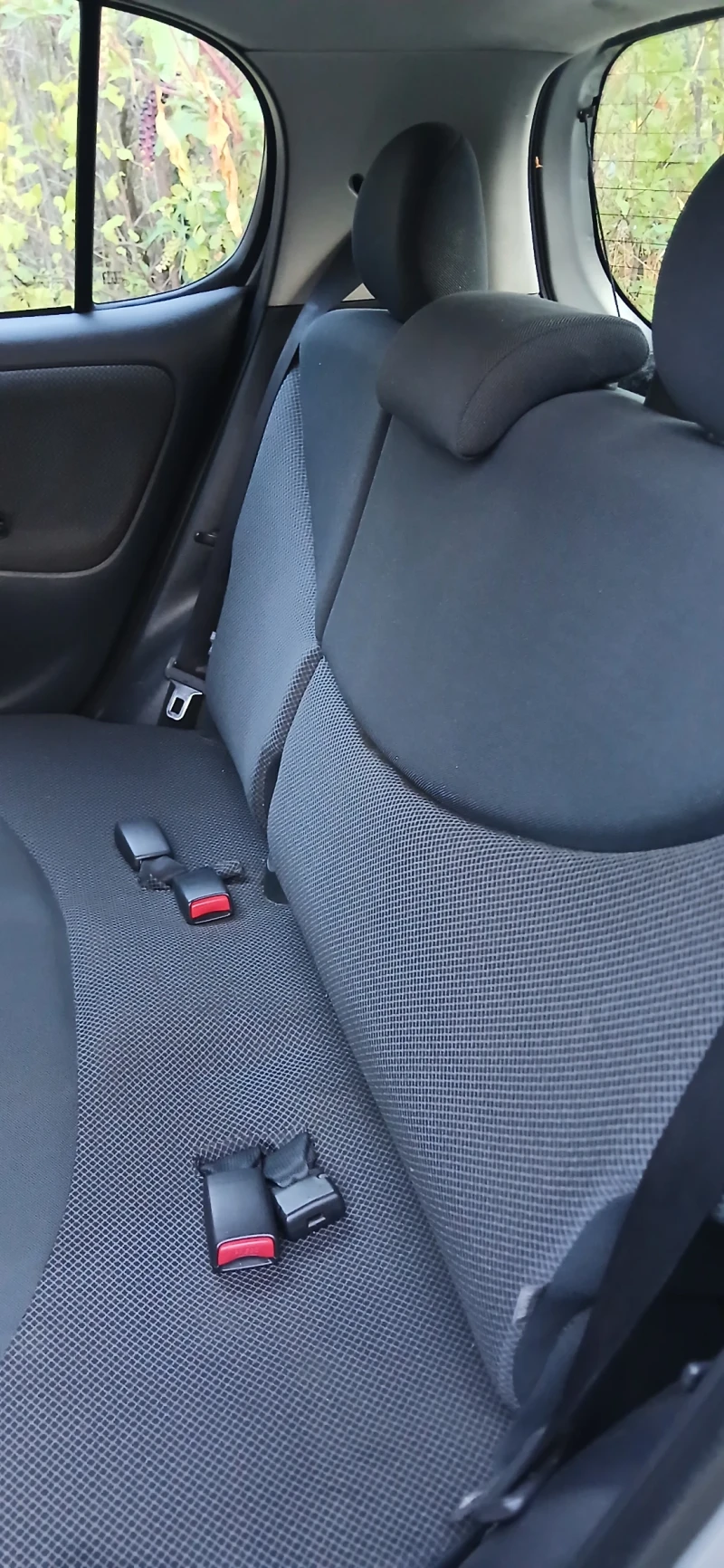 Toyota Yaris 1.3vvti, снимка 16 - Автомобили и джипове - 51282186