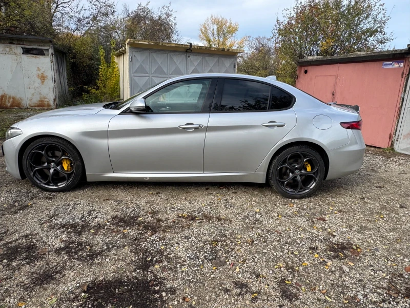 Alfa Romeo Giulia 2.2 JTD, снимка 8 - Автомобили и джипове - 52549885