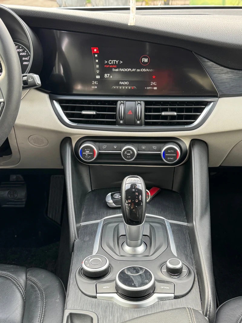 Alfa Romeo Giulia 2.2 JTD, снимка 13 - Автомобили и джипове - 52549885