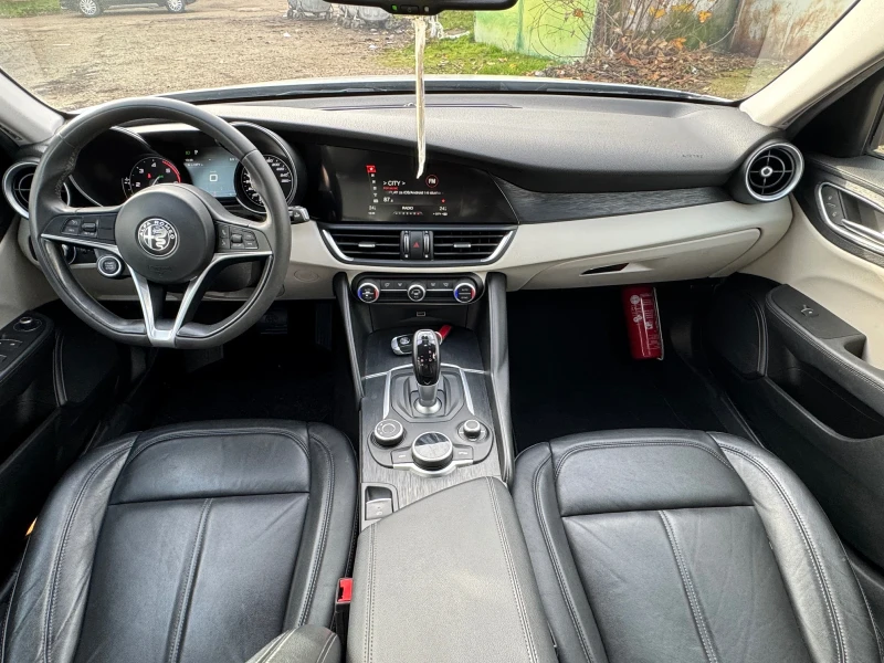 Alfa Romeo Giulia 2.2 JTD, снимка 12 - Автомобили и джипове - 52549885