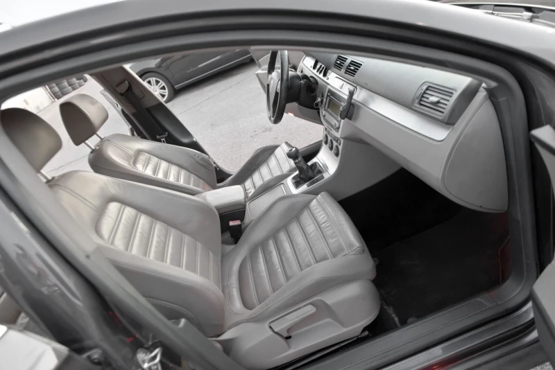 VW Passat 2.0 TDI 140 , снимка 9 - Автомобили и джипове - 53038899