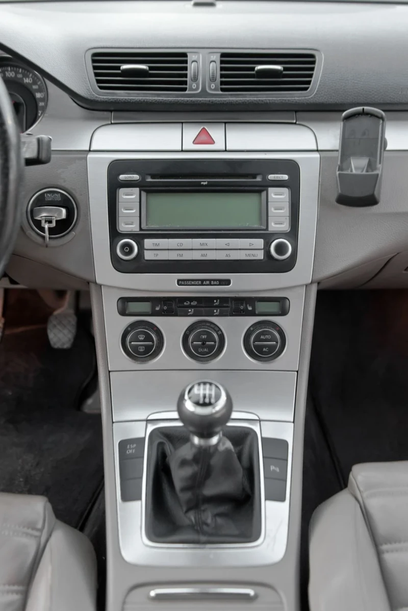 VW Passat 2.0 TDI 140 , снимка 15 - Автомобили и джипове - 53038899