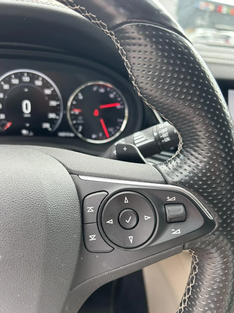 Opel Insignia Exclusive Tourer 4x4 Full Top , снимка 9 - Автомобили и джипове - 53061928