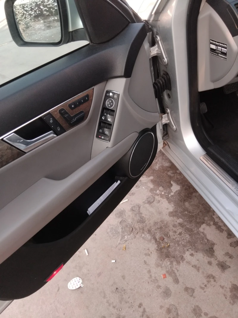 Mercedes-Benz C 320, снимка 5 - Автомобили и джипове - 53169716