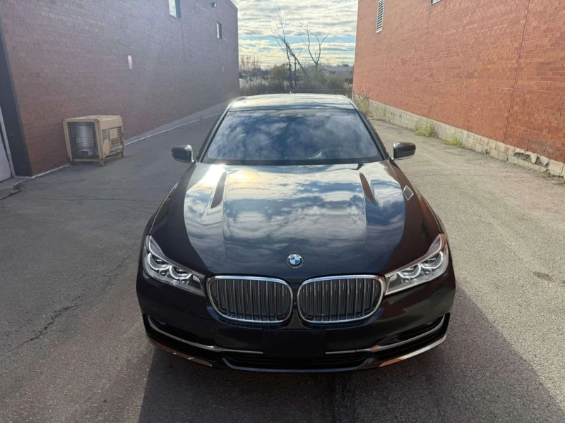 BMW 750 * xDrive * CARFAX * ЦЕНА ДО БГ, снимка 2 - Автомобили и джипове - 53303643