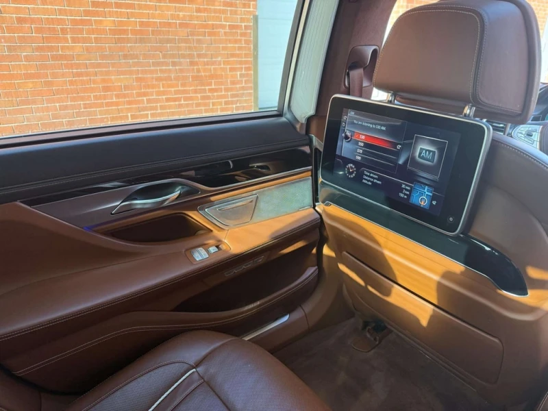 BMW 750 * xDrive * CARFAX * ЦЕНА ДО БГ, снимка 15 - Автомобили и джипове - 53303643