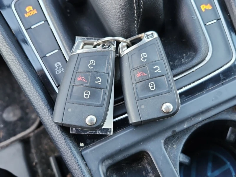 VW Golf R* CARFAX * ФИНАНСИРАНЕ, снимка 8 - Автомобили и джипове - 53316658