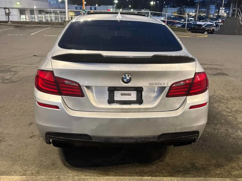 BMW 550 * 550i xDrive * CARFAX * БЕЗ ПЪРВОНАЧАЛНА ВНОСКА, снимка 4 - Автомобили и джипове - 53436742