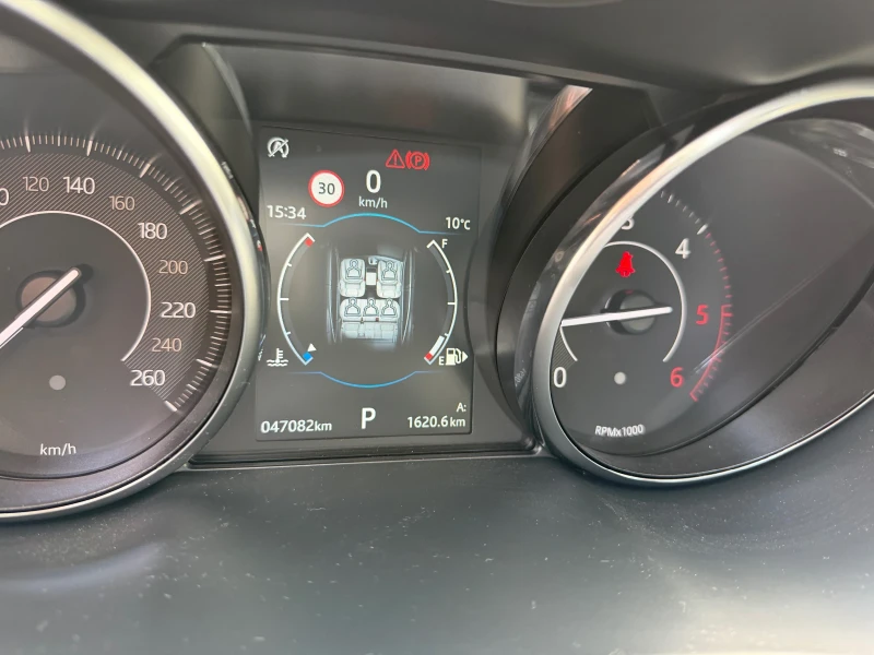 Jaguar E-pace, снимка 7 - Автомобили и джипове - 53496759