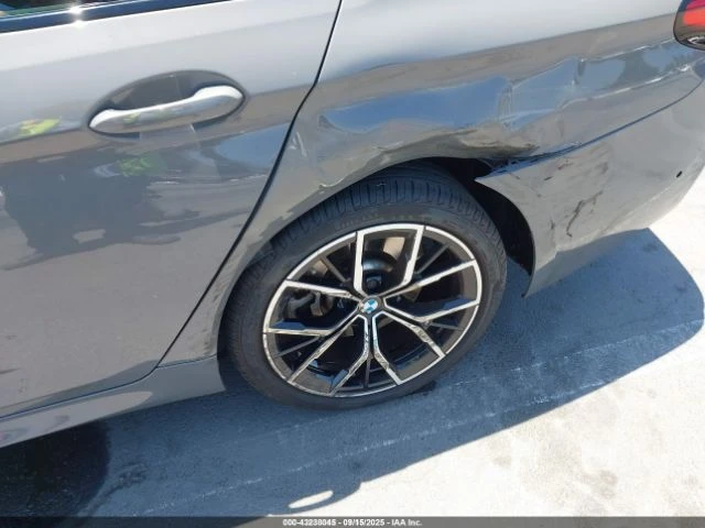 BMW 540 Mpack* Keyless* Shadow* Ambient* Harman* Пано* , снимка 5 - Автомобили и джипове - 52812255