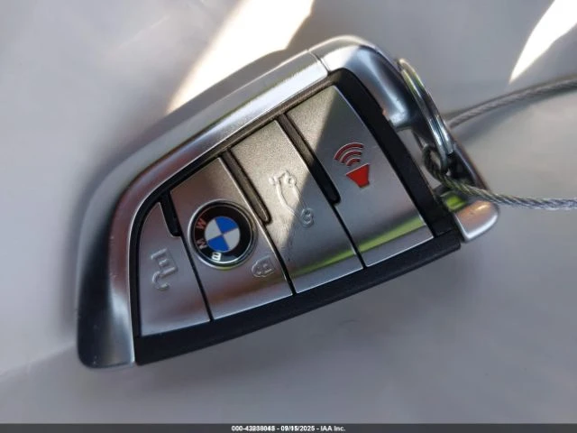 BMW 540 Mpack* Keyless* Shadow* Ambient* Harman* Пано* , снимка 10 - Автомобили и джипове - 52812255