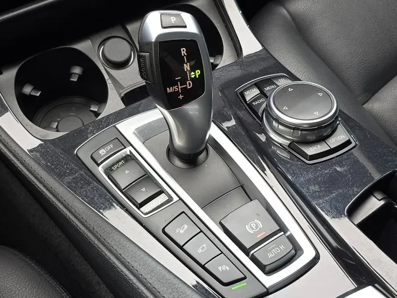 BMW 520 d-MSport xDrive - САМО 30% АВАНС, снимка 9 - Автомобили и джипове - 55740808