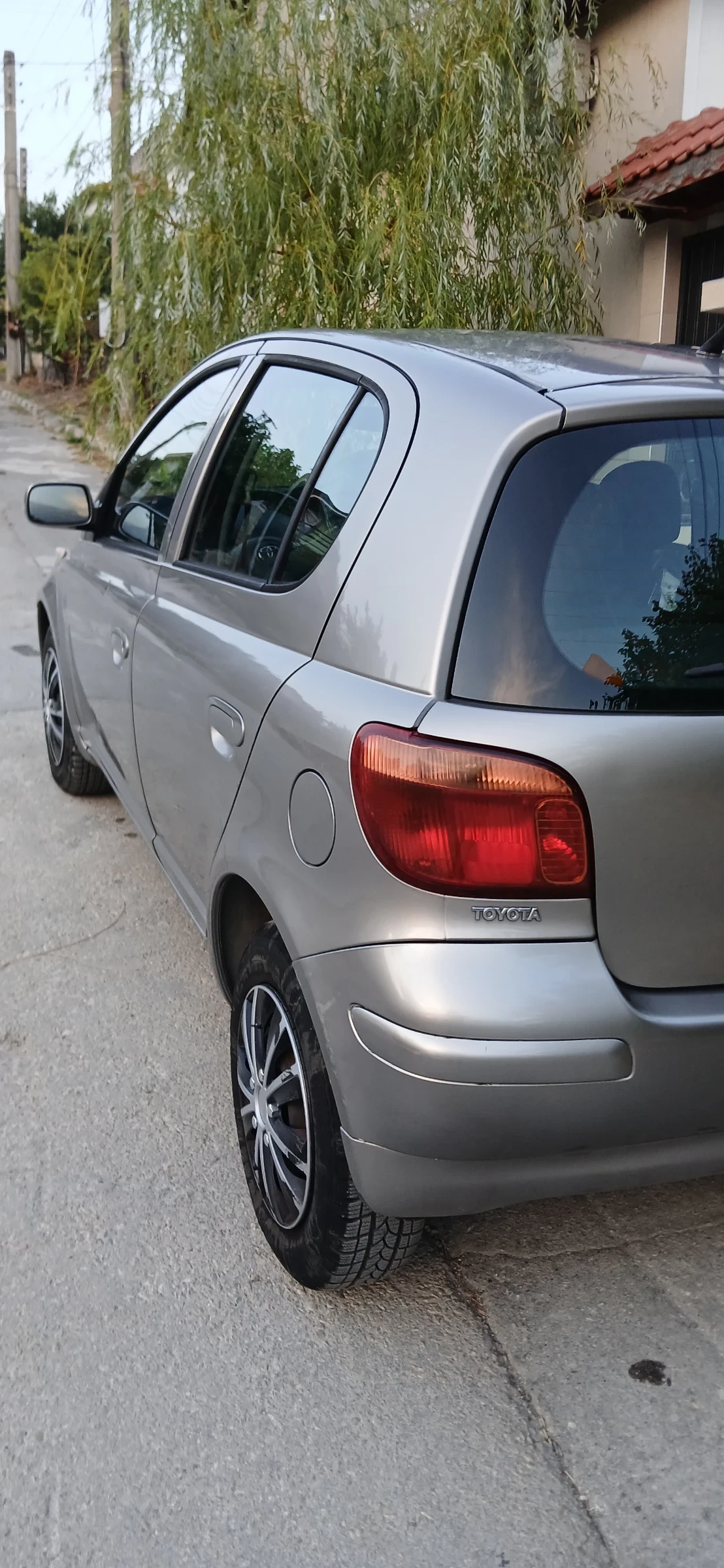 Toyota Yaris 1.3vvti - изображение 5