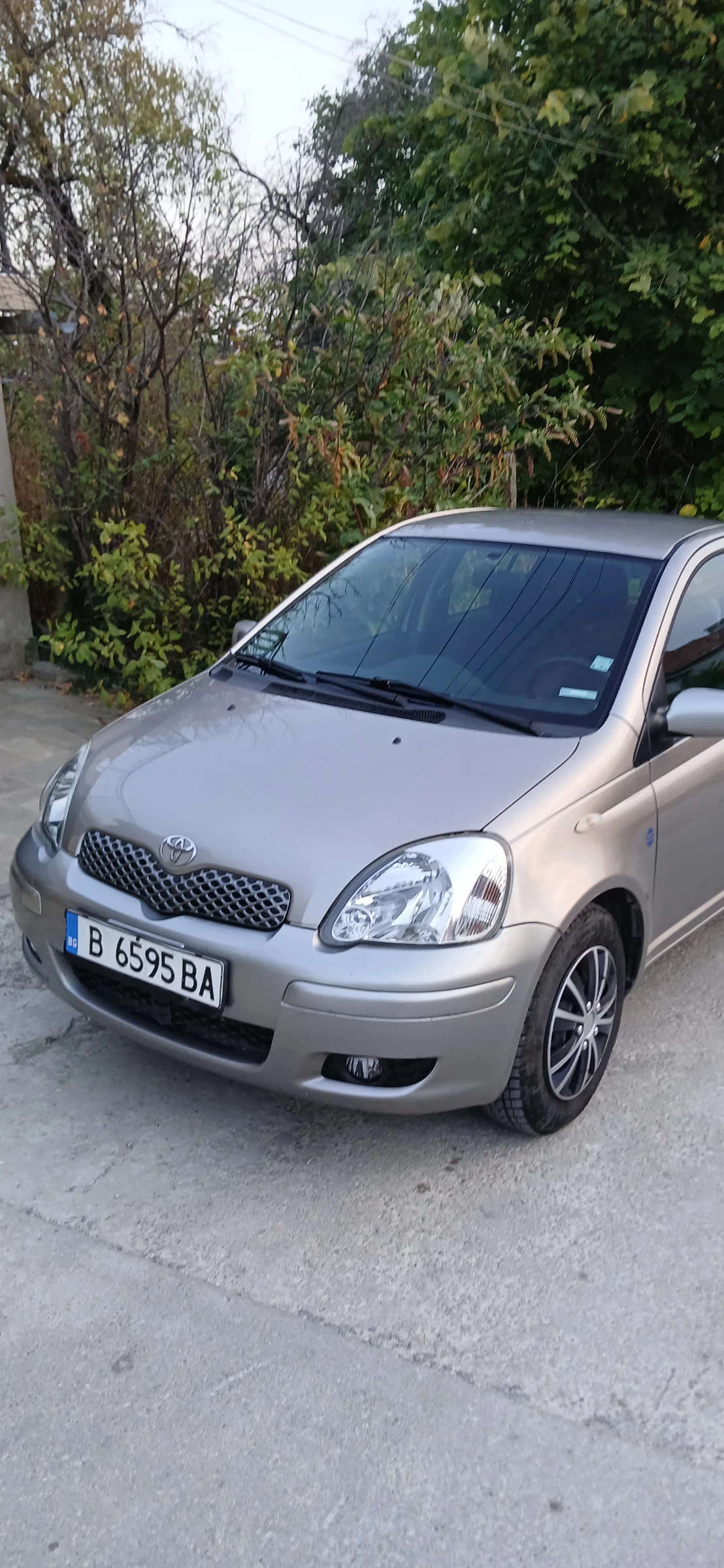 Toyota Yaris 1.3vvti - изображение 3