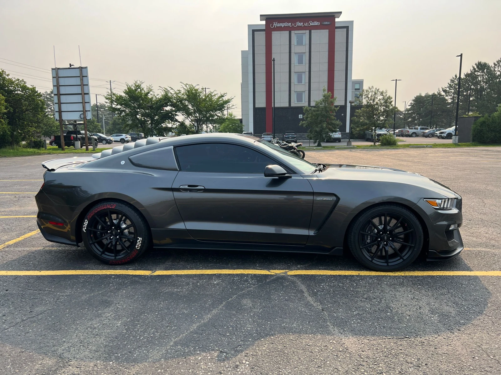 Ford Mustang Shelby GT350 2dr Fastback* CARFAX*  - изображение 5