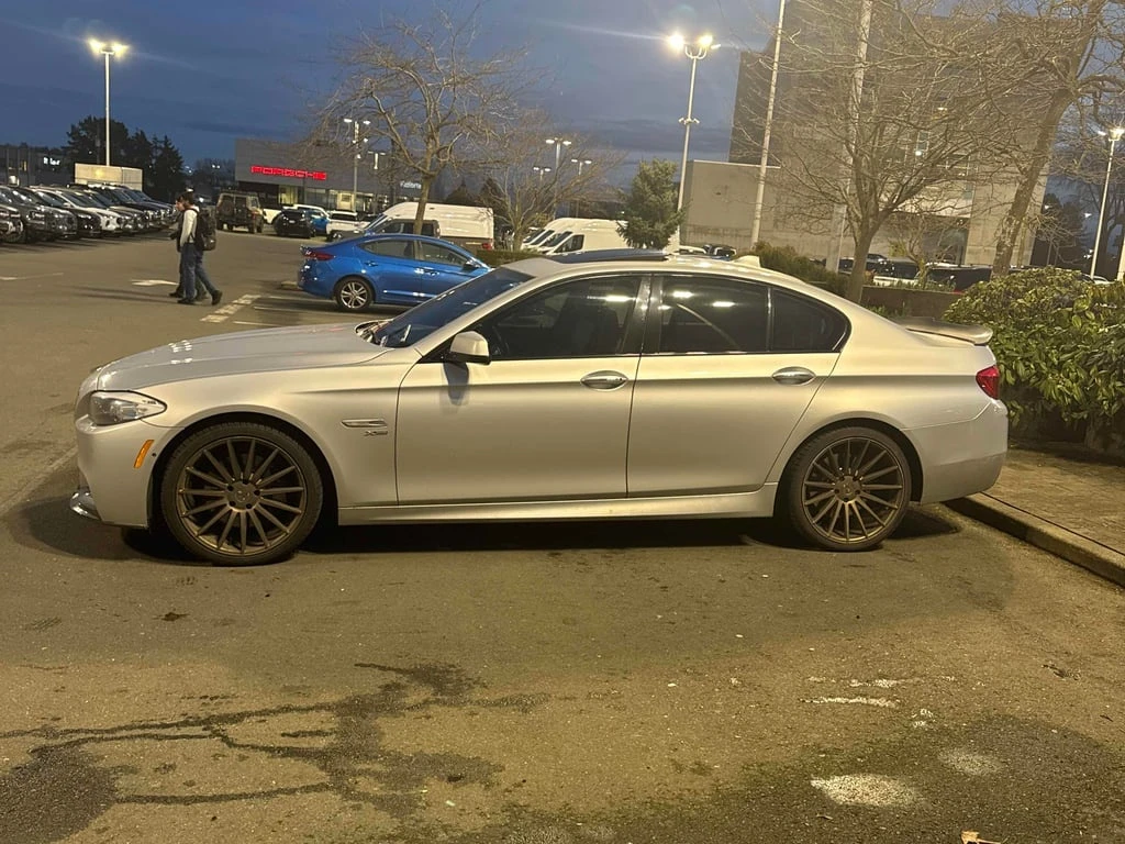 BMW 550 * 550i xDrive * CARFAX * БЕЗ ПЪРВОНАЧАЛНА ВНОСКА - изображение 2