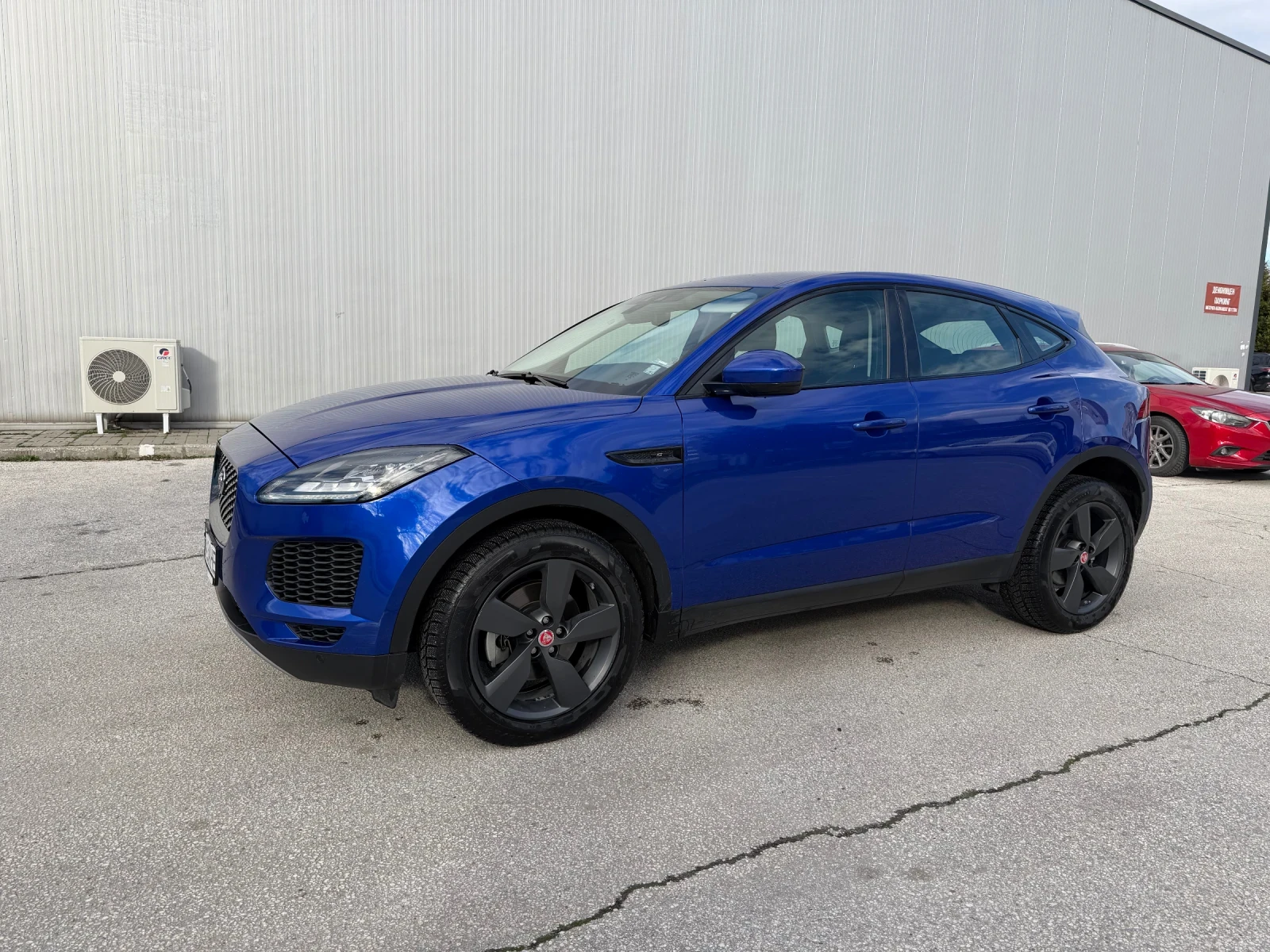 Jaguar E-pace  - изображение 2