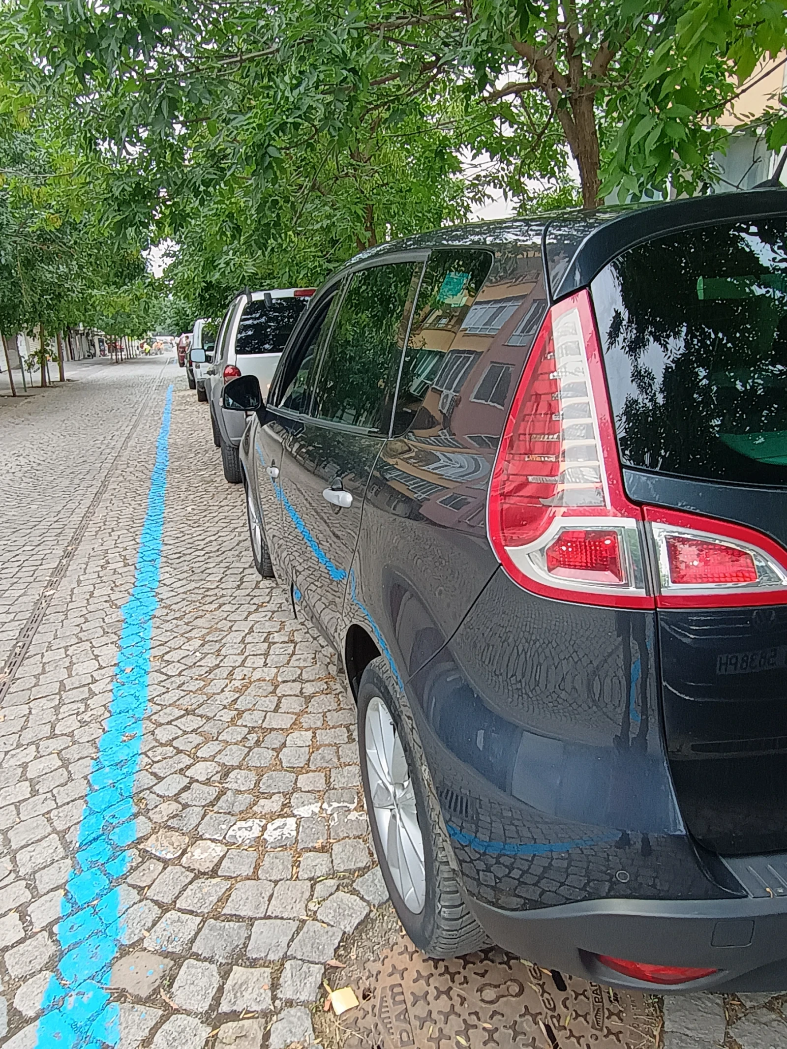 Renault Scenic Bose 2.0dci 150kc TOP, снимка 17 - Автомобили и джипове - 55409780