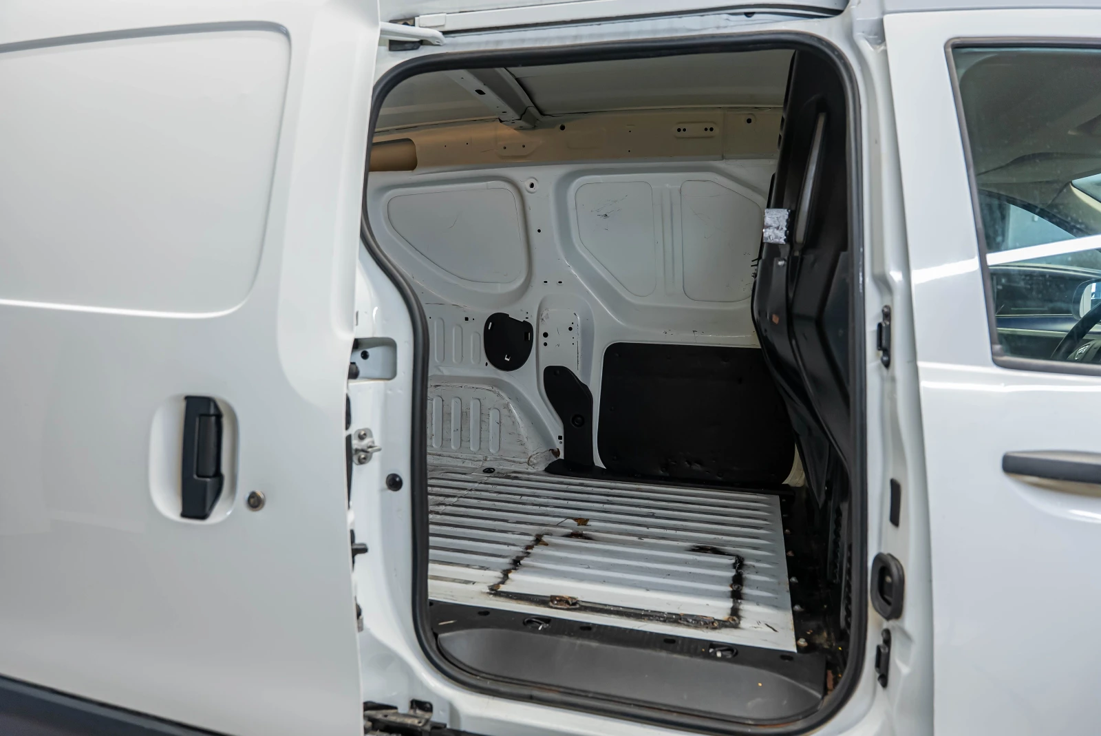 Dacia Dokker Van DCI, снимка 17 - Автомобили и джипове - 53734459