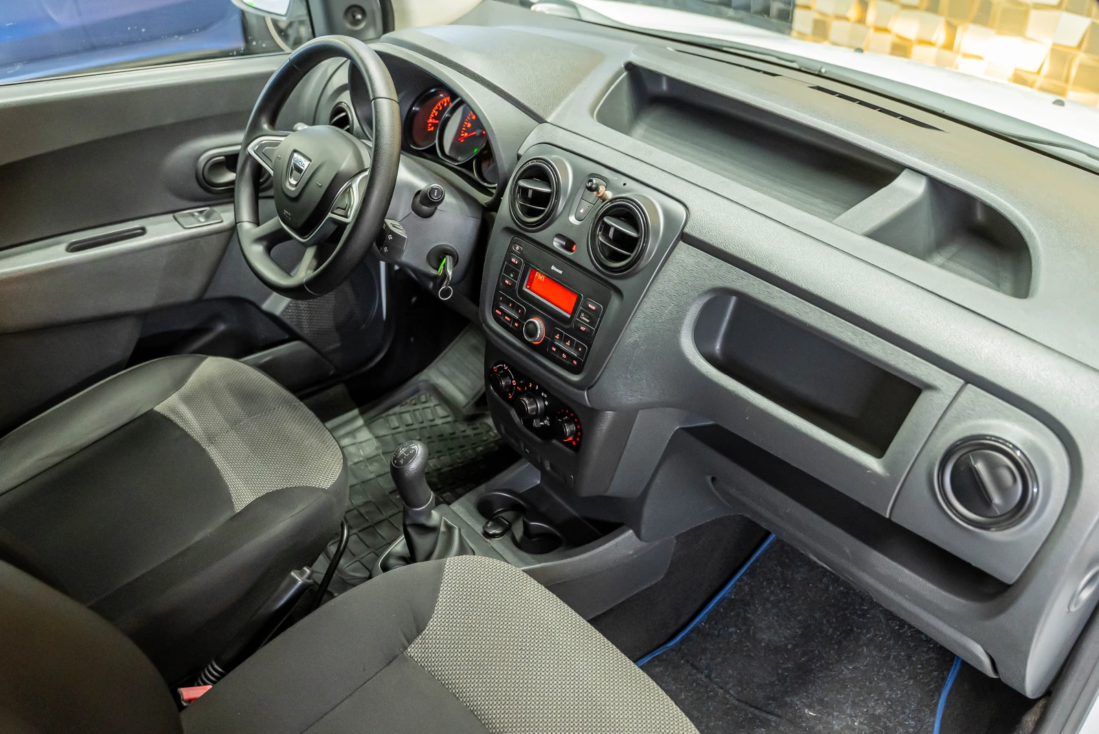 Dacia Dokker Van DCI, снимка 15 - Автомобили и джипове - 53734459