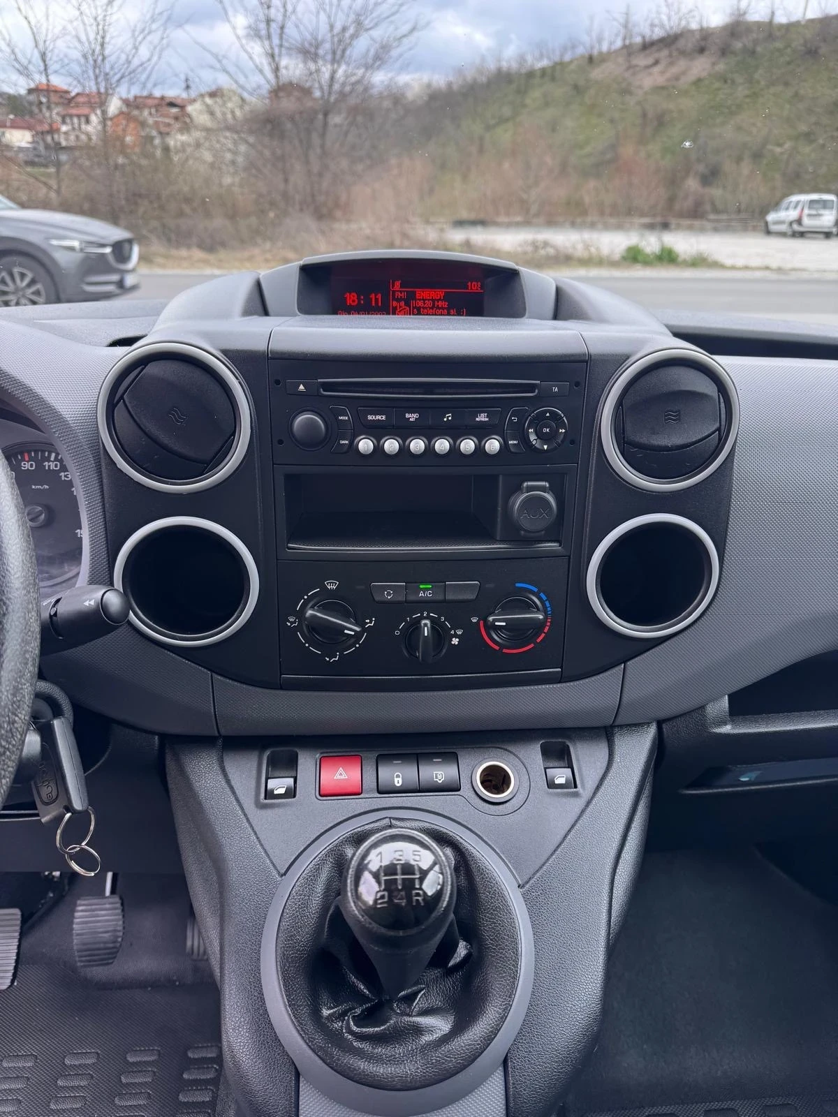 Citroen Berlingo 1.6 HDI Euro 6 , снимка 10 - Автомобили и джипове - 54020810