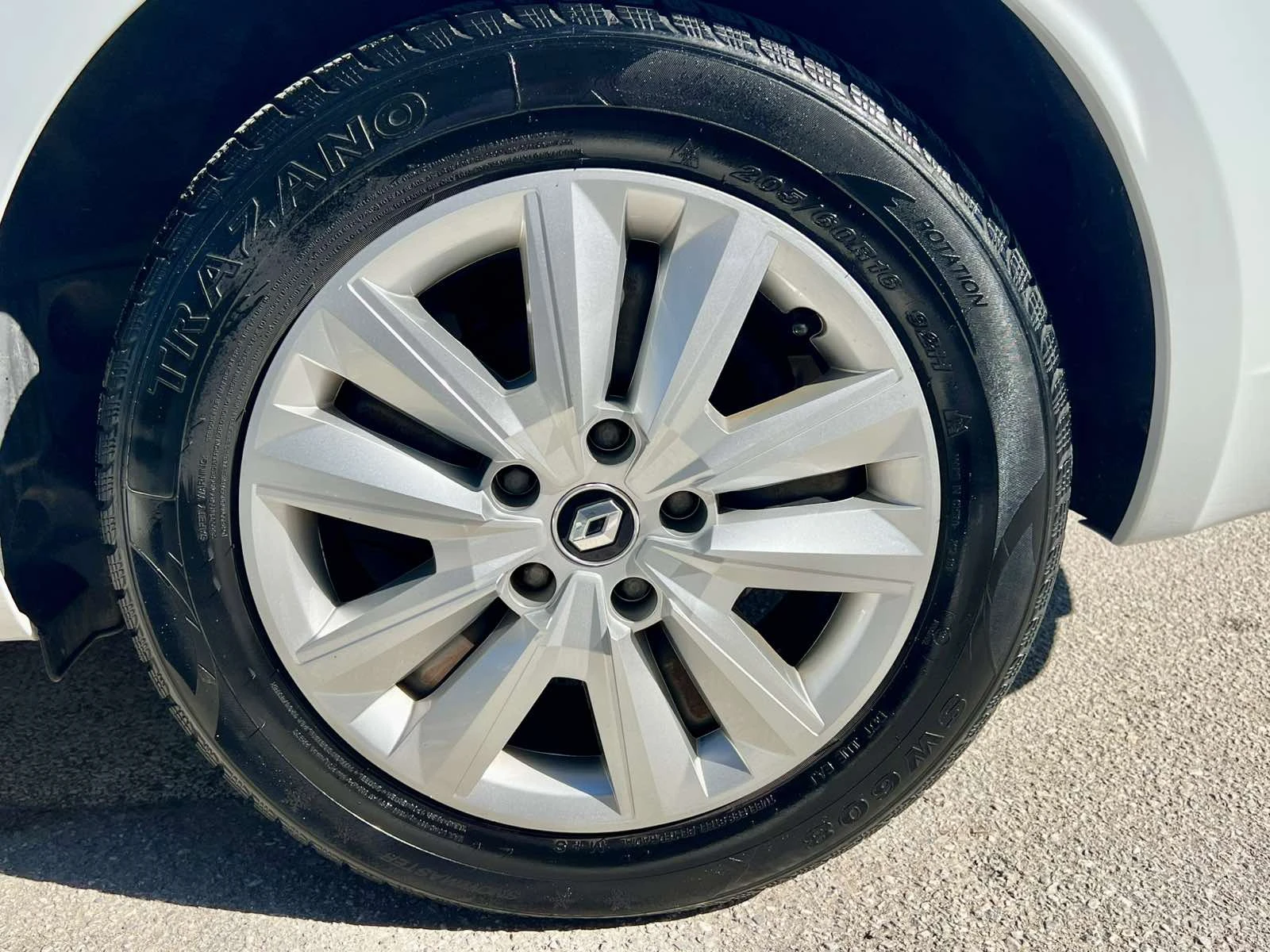 Renault Megane 1.3 TCe / 140 к.с. / ГАРАНЦИЯ, снимка 17 - Автомобили и джипове - 54111602