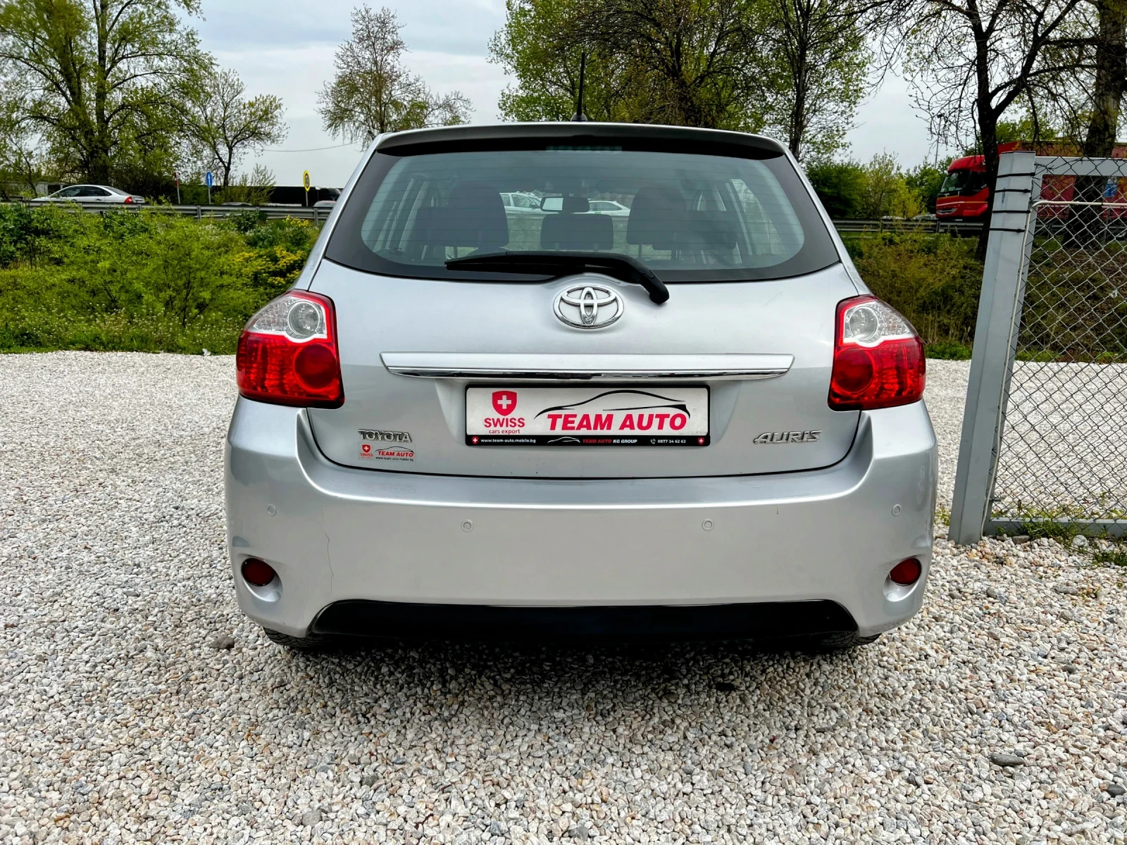 Toyota Auris 1.6i AUTOMATIC 168000KM, снимка 4 - Автомобили и джипове - 54203070