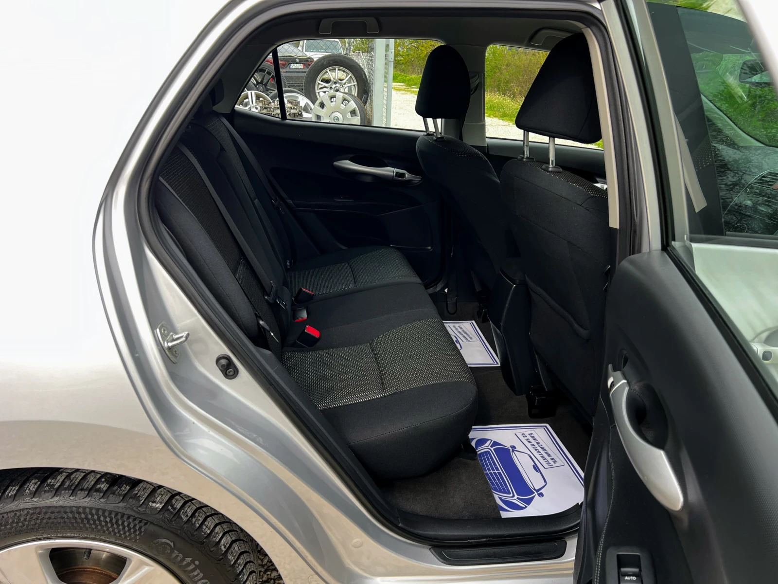 Toyota Auris 1.6i AUTOMATIC 168000KM, снимка 12 - Автомобили и джипове - 54203070