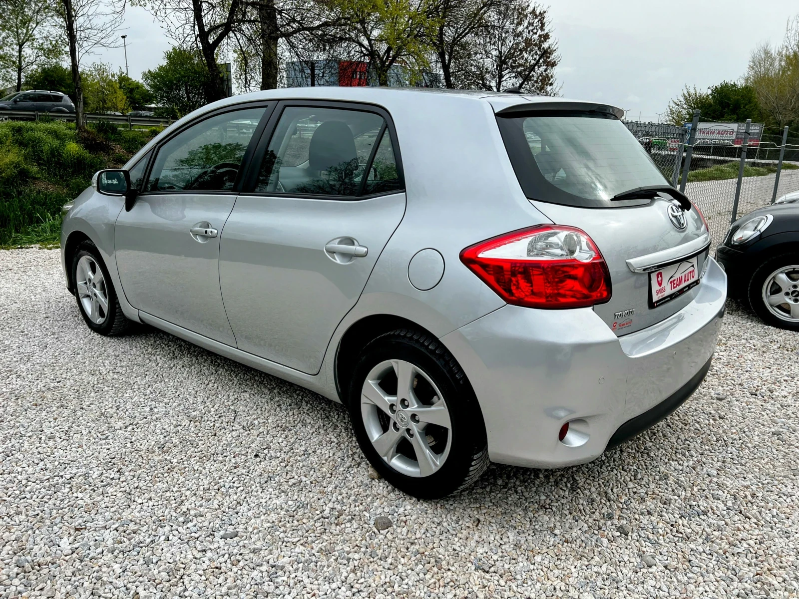 Toyota Auris 1.6i AUTOMATIC 168000KM, снимка 5 - Автомобили и джипове - 54203070