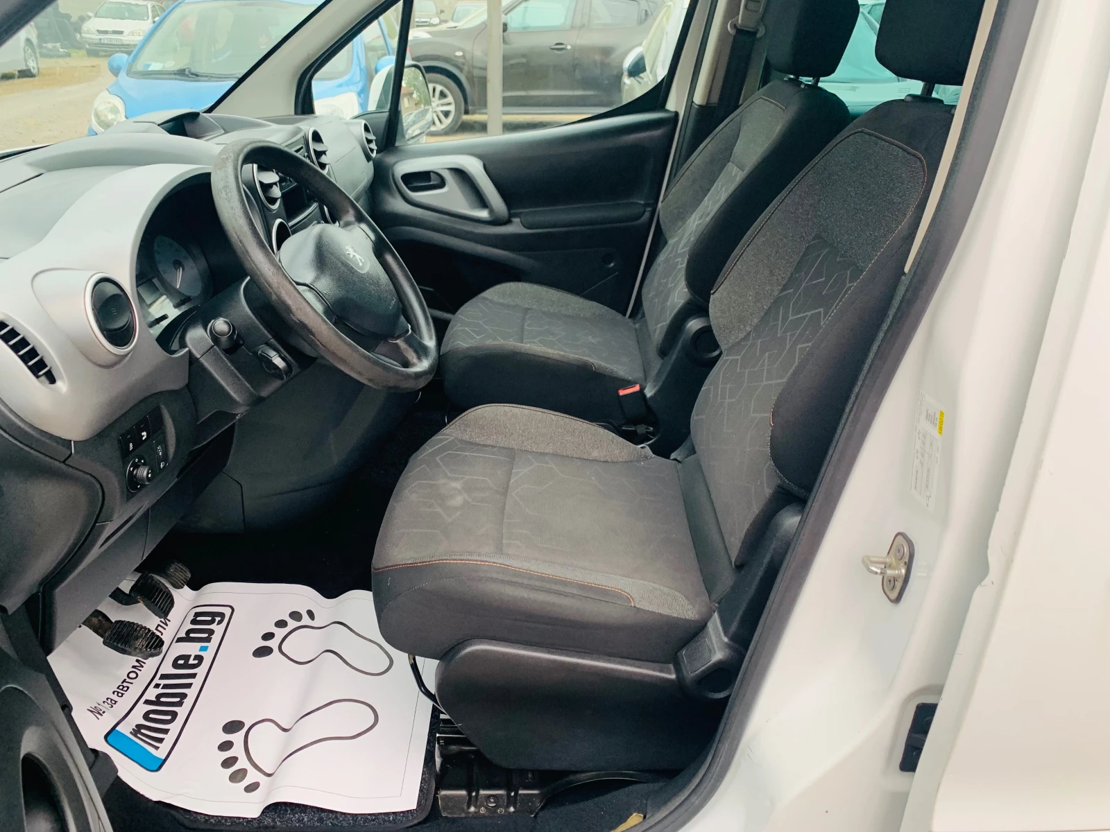 Peugeot Partner TEPEE 1.6hdi, снимка 11 - Автомобили и джипове - 54359649