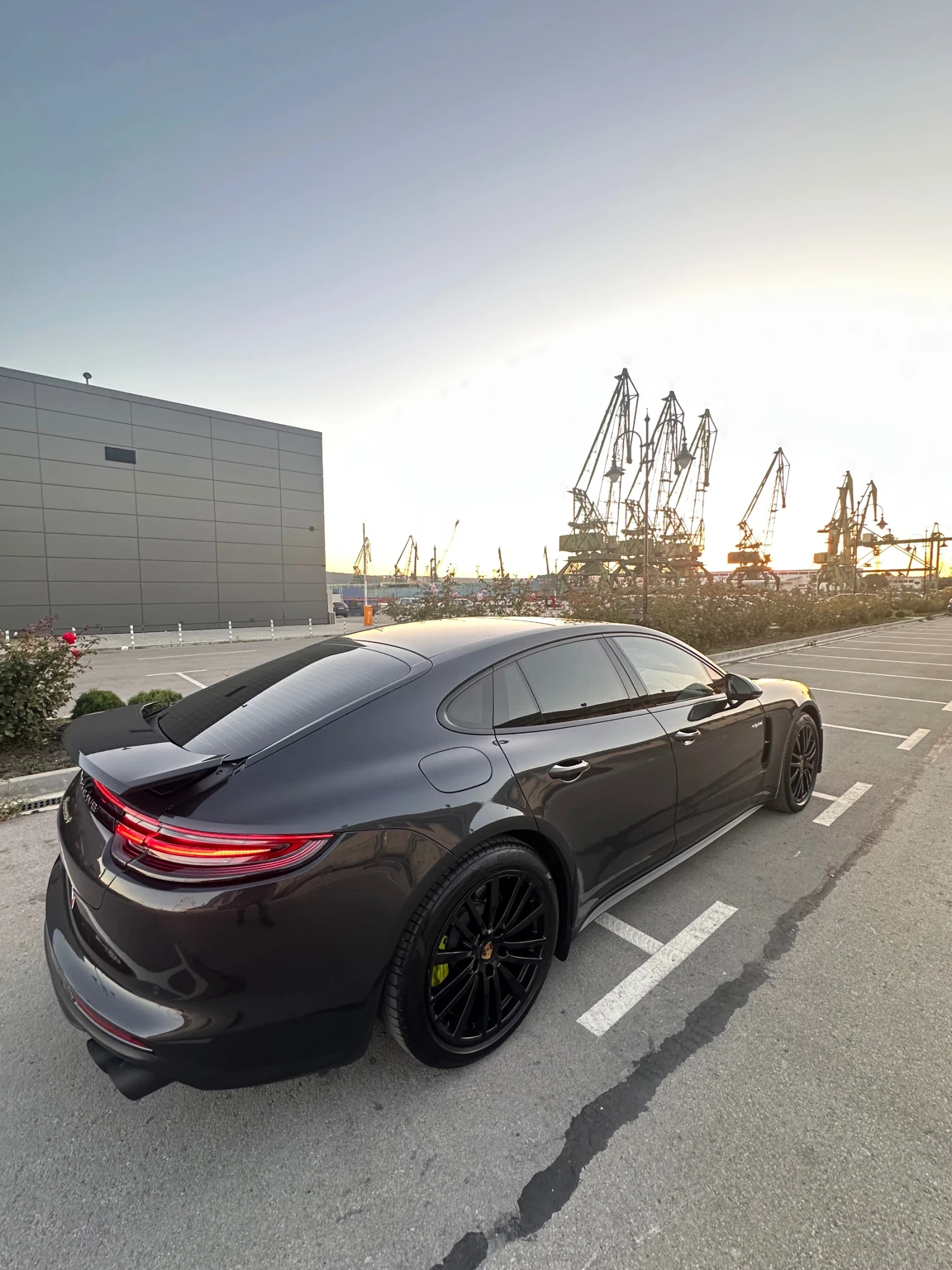 Porsche Panamera 4 E-Hybrid , снимка 6 - Автомобили и джипове - 54456009