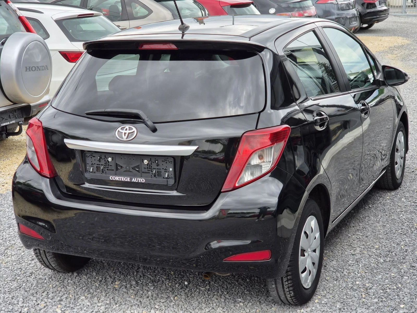 Toyota Yaris 1.0 NAVI KAMERA , снимка 4 - Автомобили и джипове - 54652749