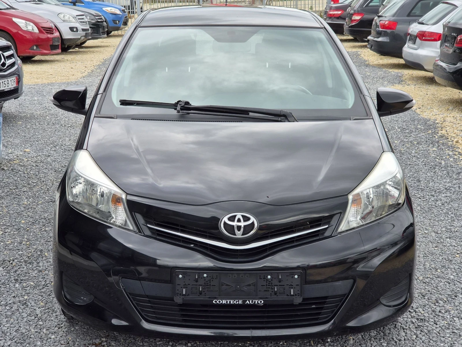 Toyota Yaris 1.0 NAVI KAMERA , снимка 2 - Автомобили и джипове - 54652749