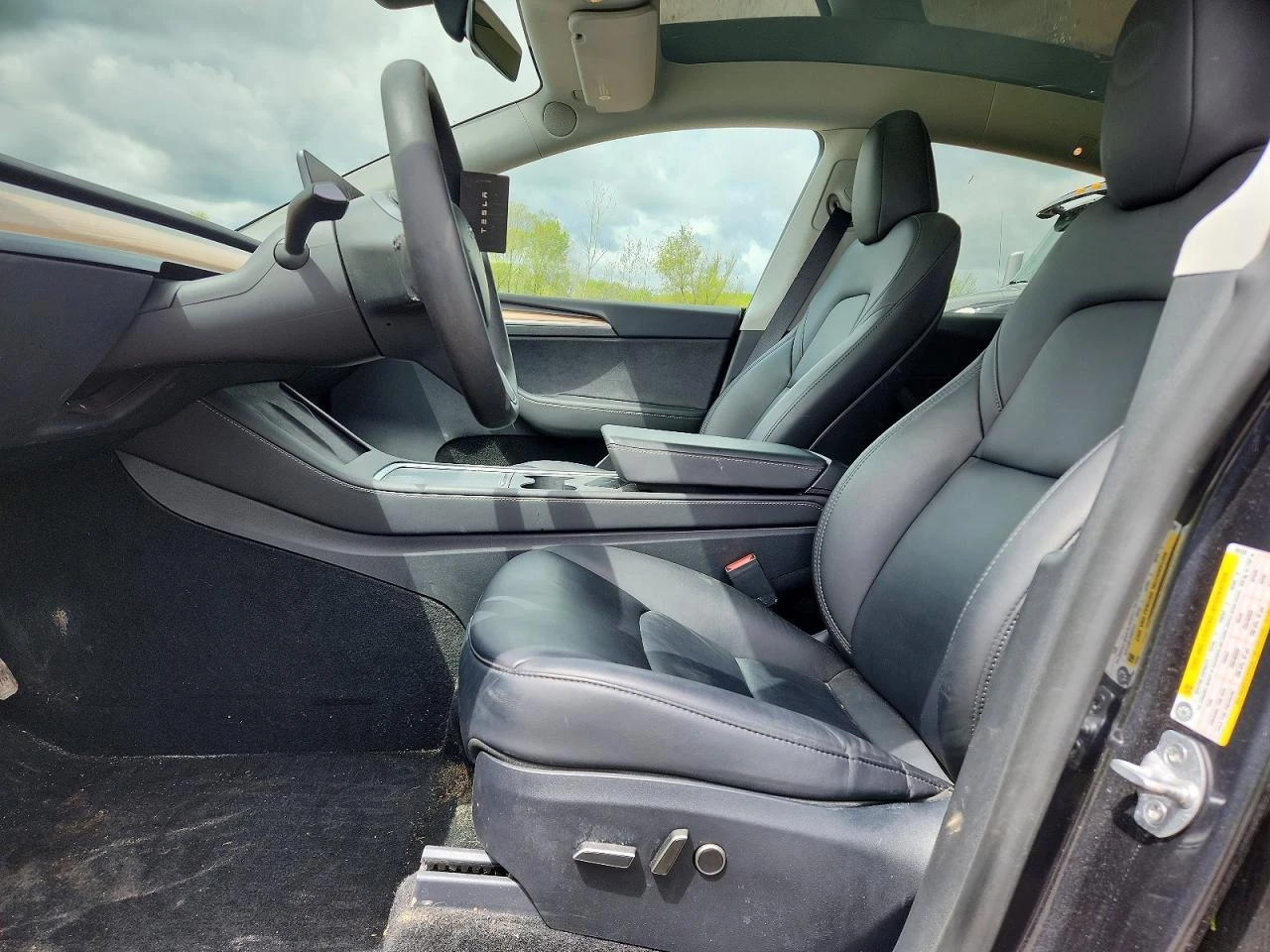 Tesla Model Y LONG RANGE DUAL MOTOR ALL-WHEEL DRIVE, снимка 8 - Автомобили и джипове - 54882478
