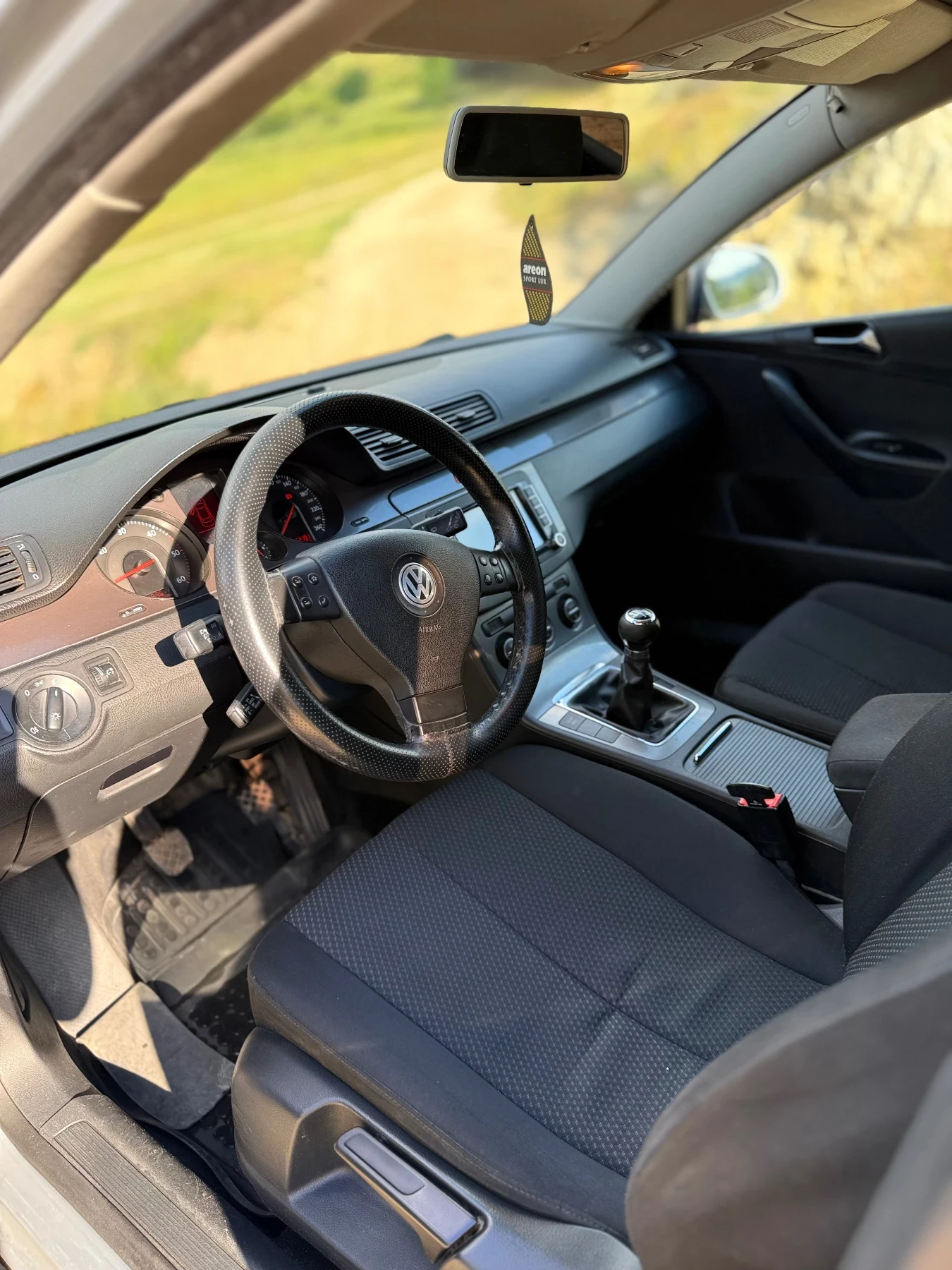 VW Passat TDI / 6скорости, снимка 12 - Автомобили и джипове - 54962405
