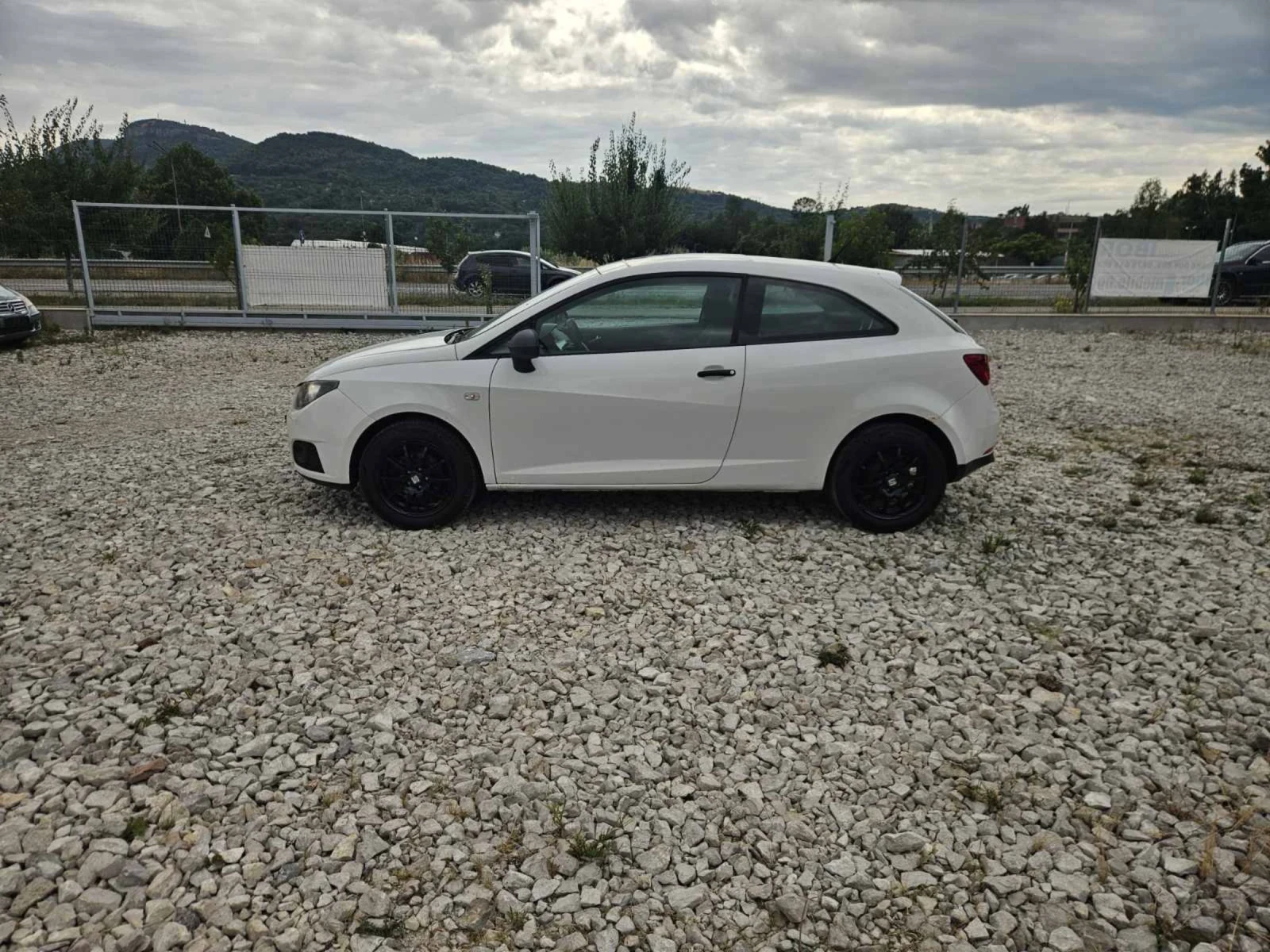 Seat Ibiza 1.2* klima* , снимка 8 - Автомобили и джипове - 55378987