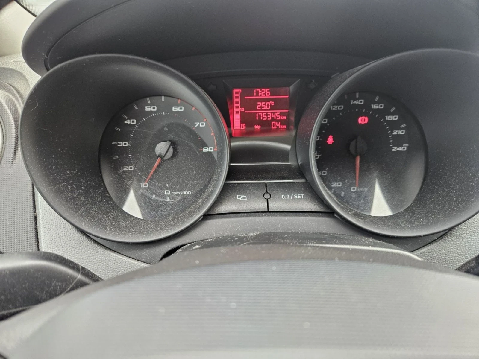 Seat Ibiza 1.2* klima* , снимка 15 - Автомобили и джипове - 55378987