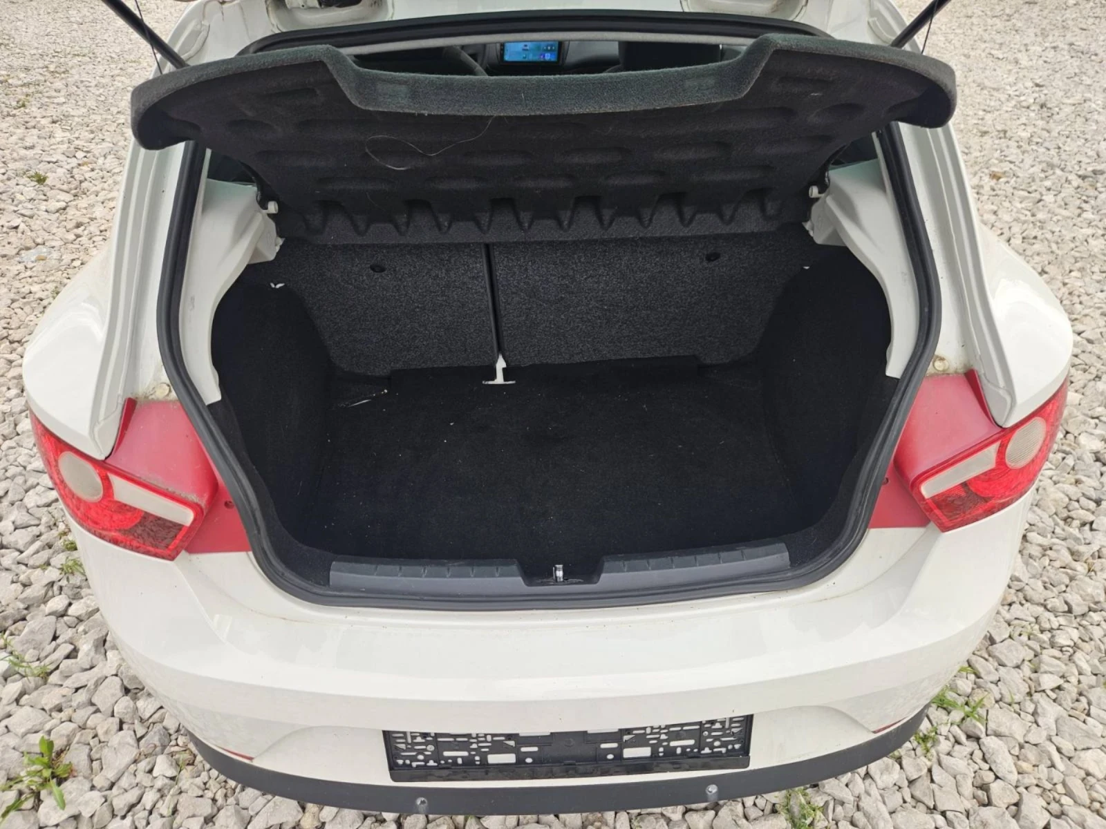 Seat Ibiza 1.2* klima* , снимка 12 - Автомобили и джипове - 55378987