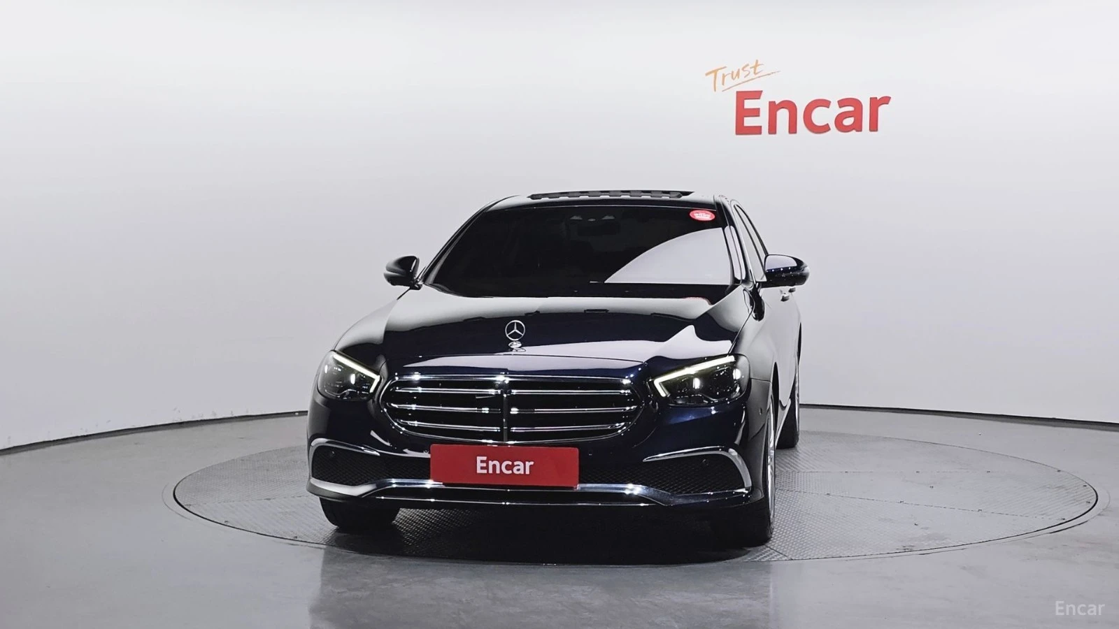 Mercedes-Benz E 250 EXCLUSIVE* HUD* 360* КОЖА* ПАНО* НАВИ, снимка 3 - Автомобили и джипове - 55448963