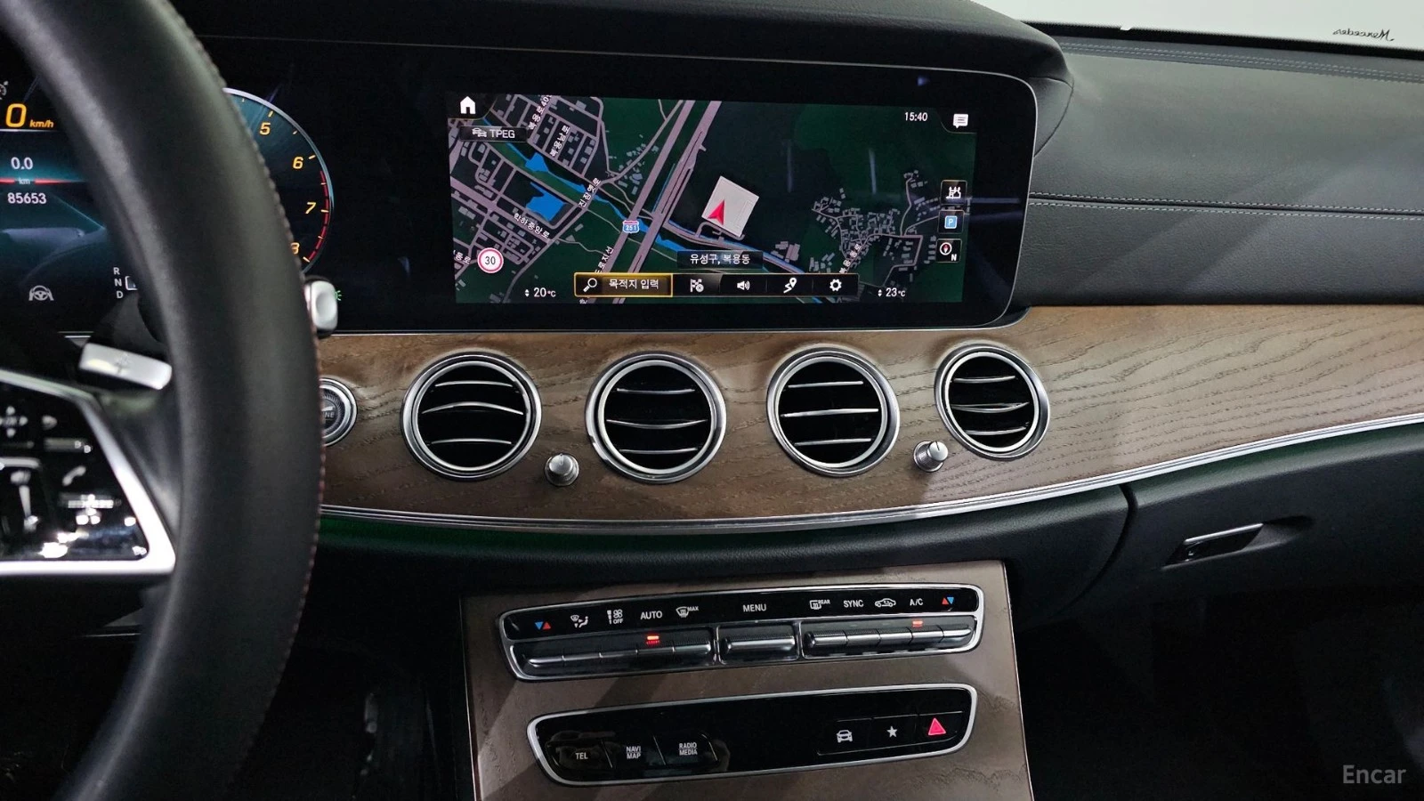 Mercedes-Benz E 250 EXCLUSIVE* HUD* 360* КОЖА* ПАНО* НАВИ, снимка 13 - Автомобили и джипове - 55448963