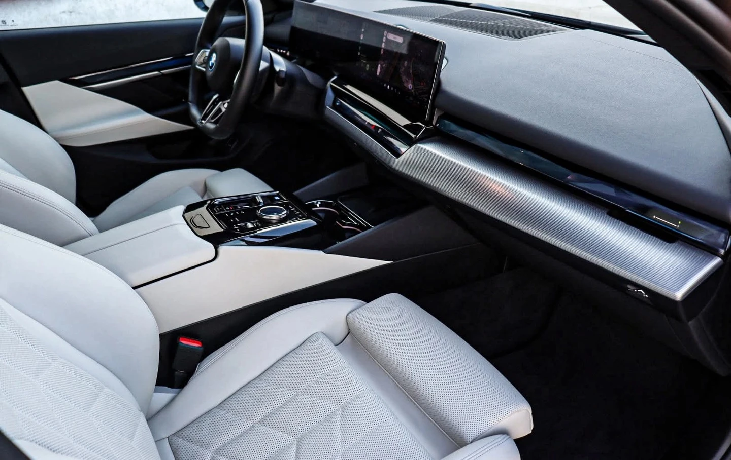 BMW i5 eDrive40 M-Sport , снимка 6 - Автомобили и джипове - 55623934