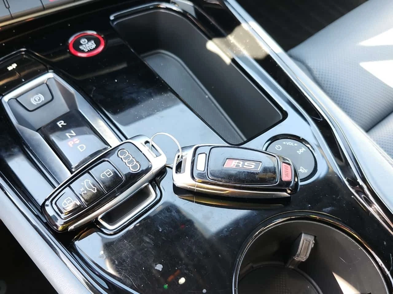 Audi E-Tron GT * QUATTRO * CARFAX * От VW * , снимка 10 - Автомобили и джипове - 55650587