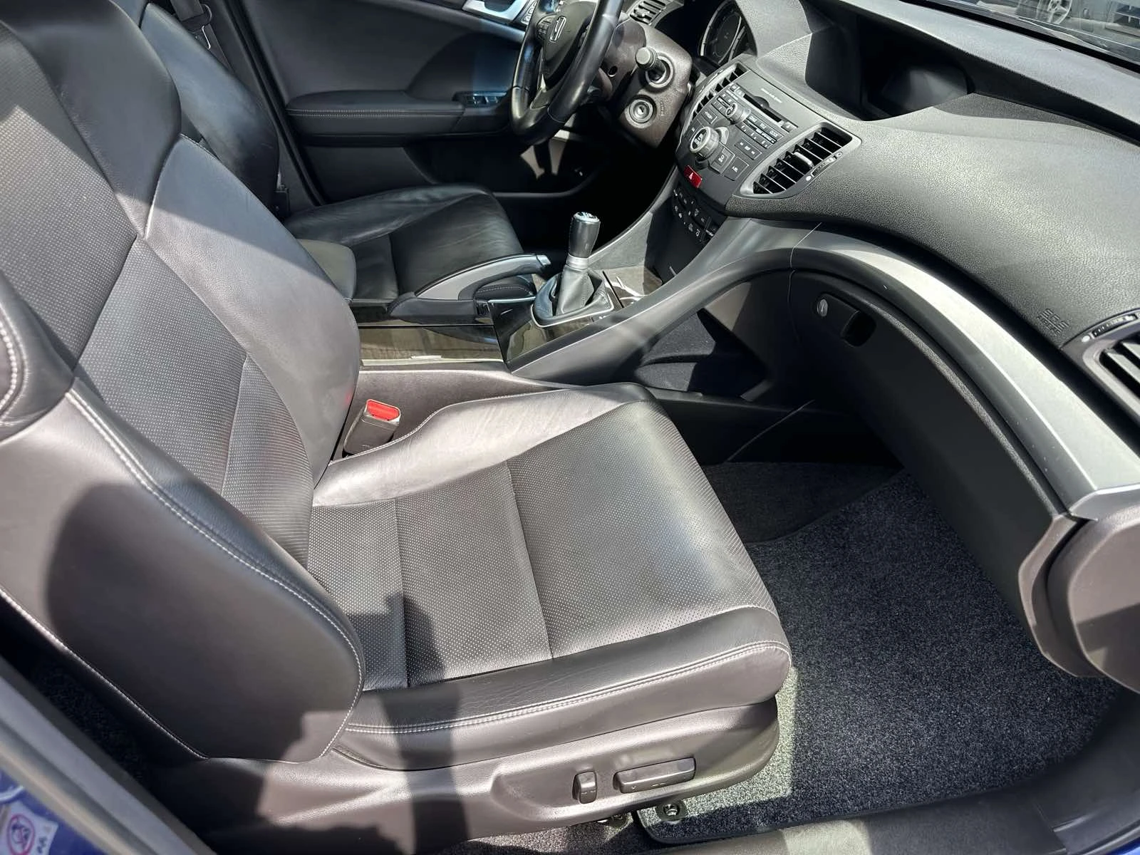 Honda Accord 2, 2 i-DTEC, снимка 11 - Автомобили и джипове - 56090495