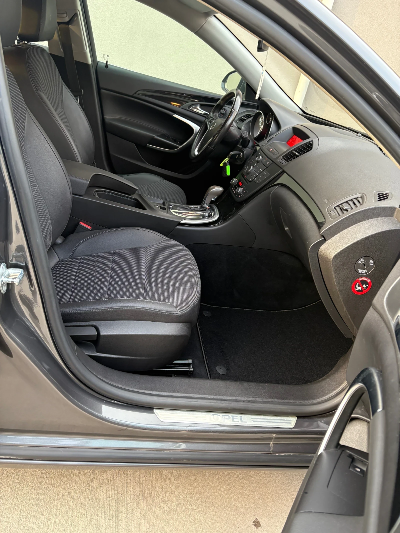 Opel Insignia 2.0 CDTI 160кс Automatic TOP, снимка 16 - Автомобили и джипове - 56213425